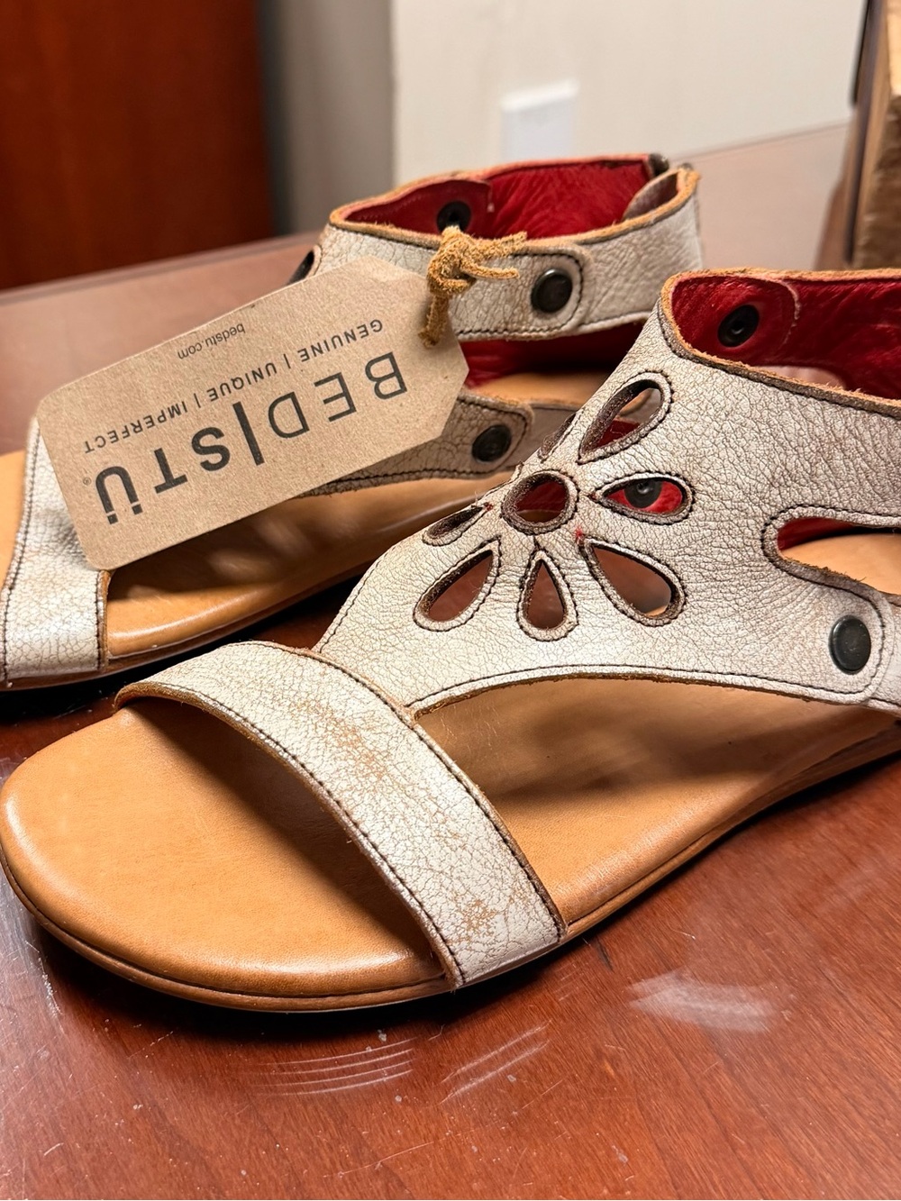 NWT Bed Stu White Floral Cutout Leather Sandals